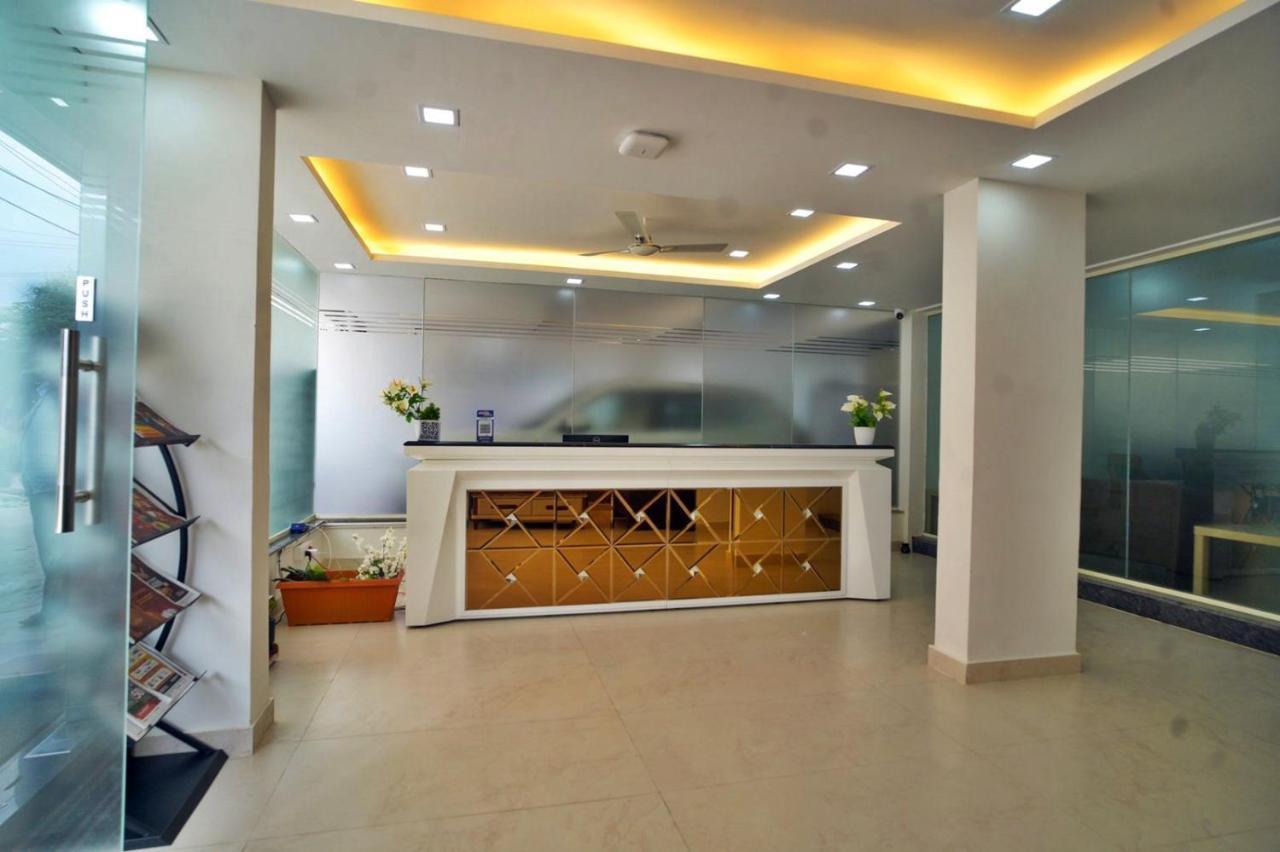 Hotel Sterling Inn Bangalore International Airport Yelahanka Εξωτερικό φωτογραφία