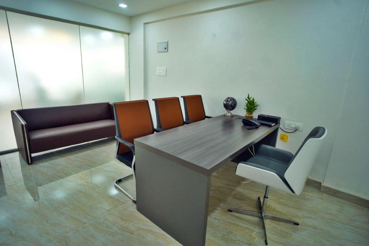 Hotel Sterling Inn Bangalore International Airport Yelahanka Εξωτερικό φωτογραφία