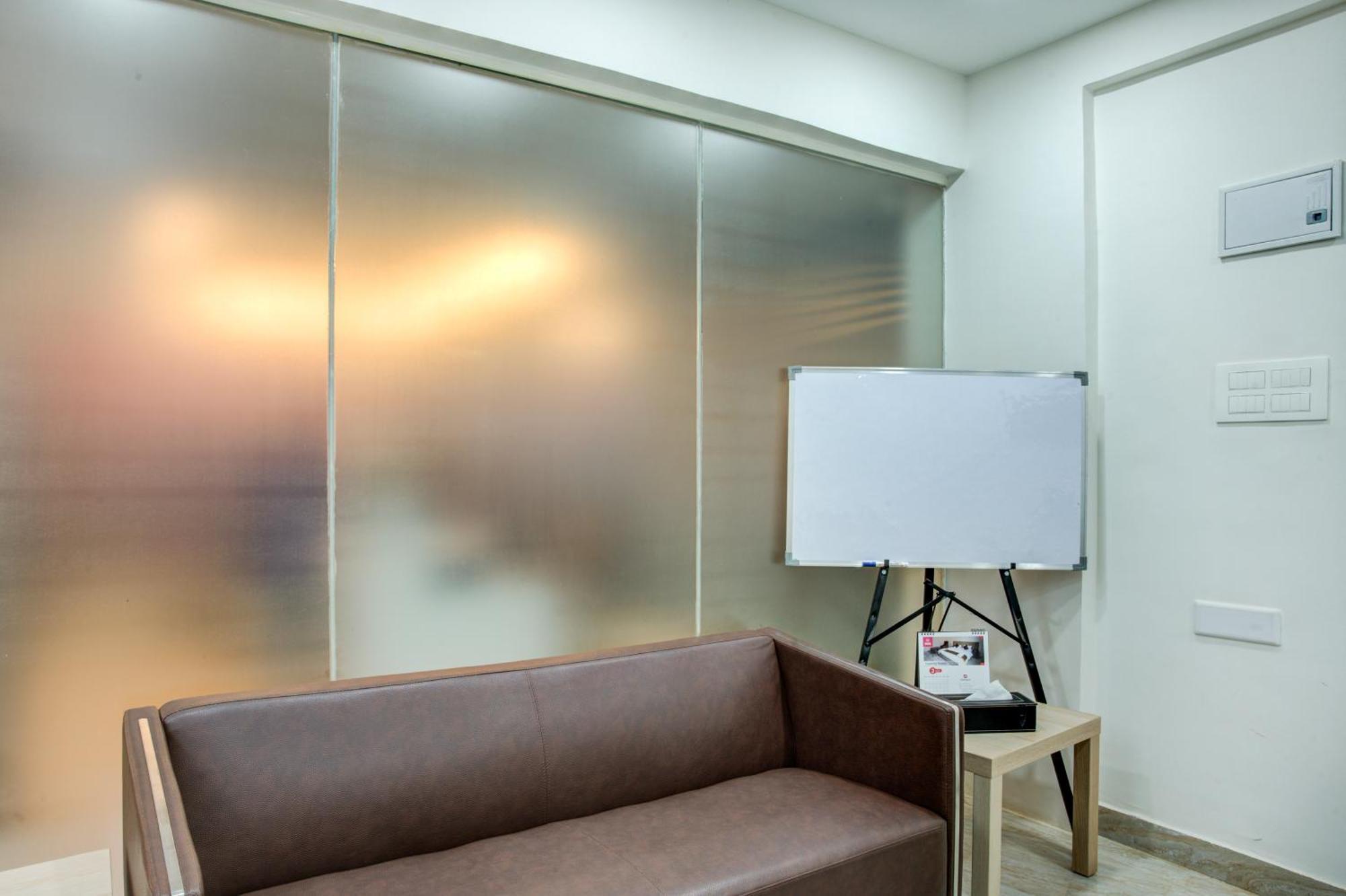 Hotel Sterling Inn Bangalore International Airport Yelahanka Εξωτερικό φωτογραφία