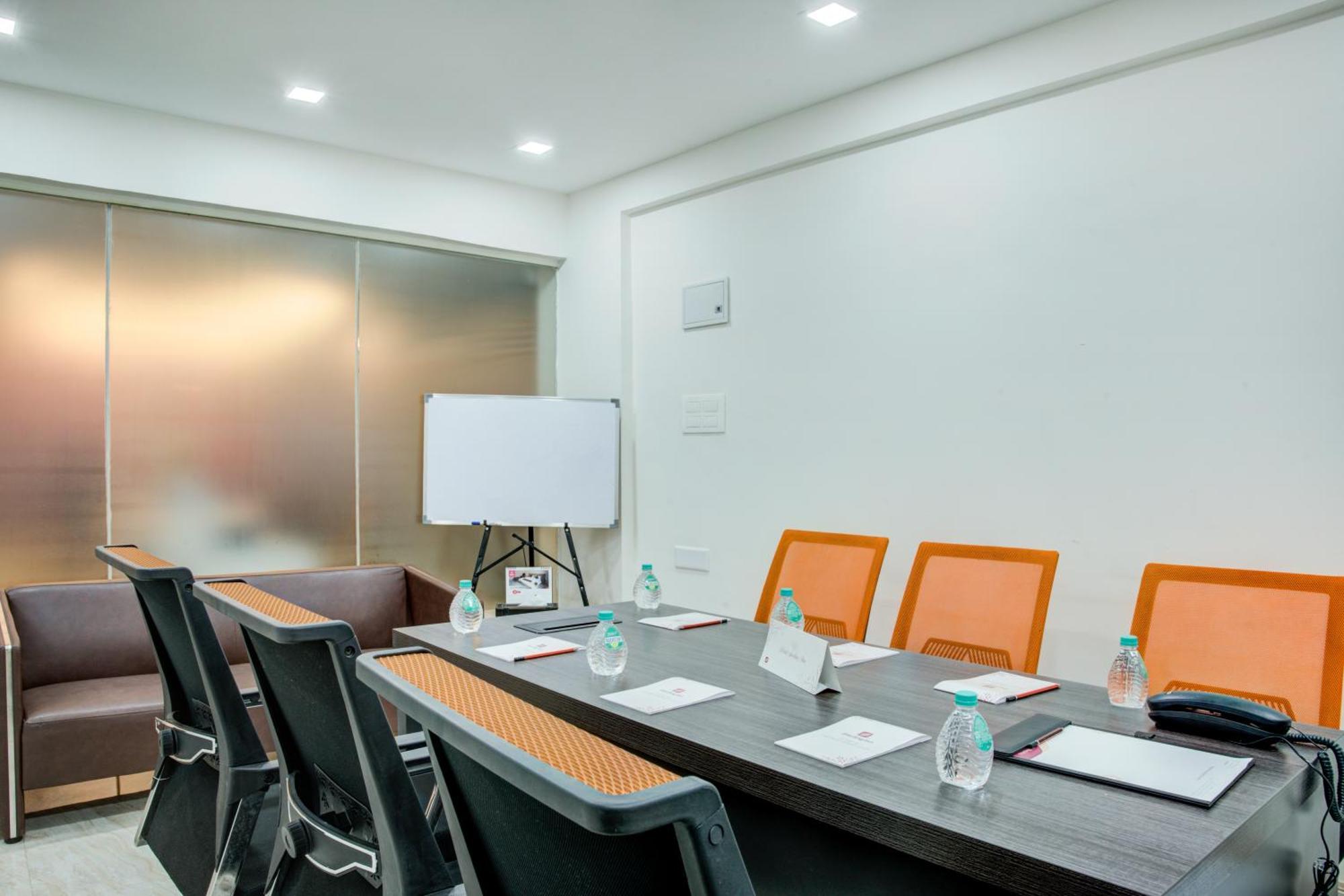 Hotel Sterling Inn Bangalore International Airport Yelahanka Εξωτερικό φωτογραφία